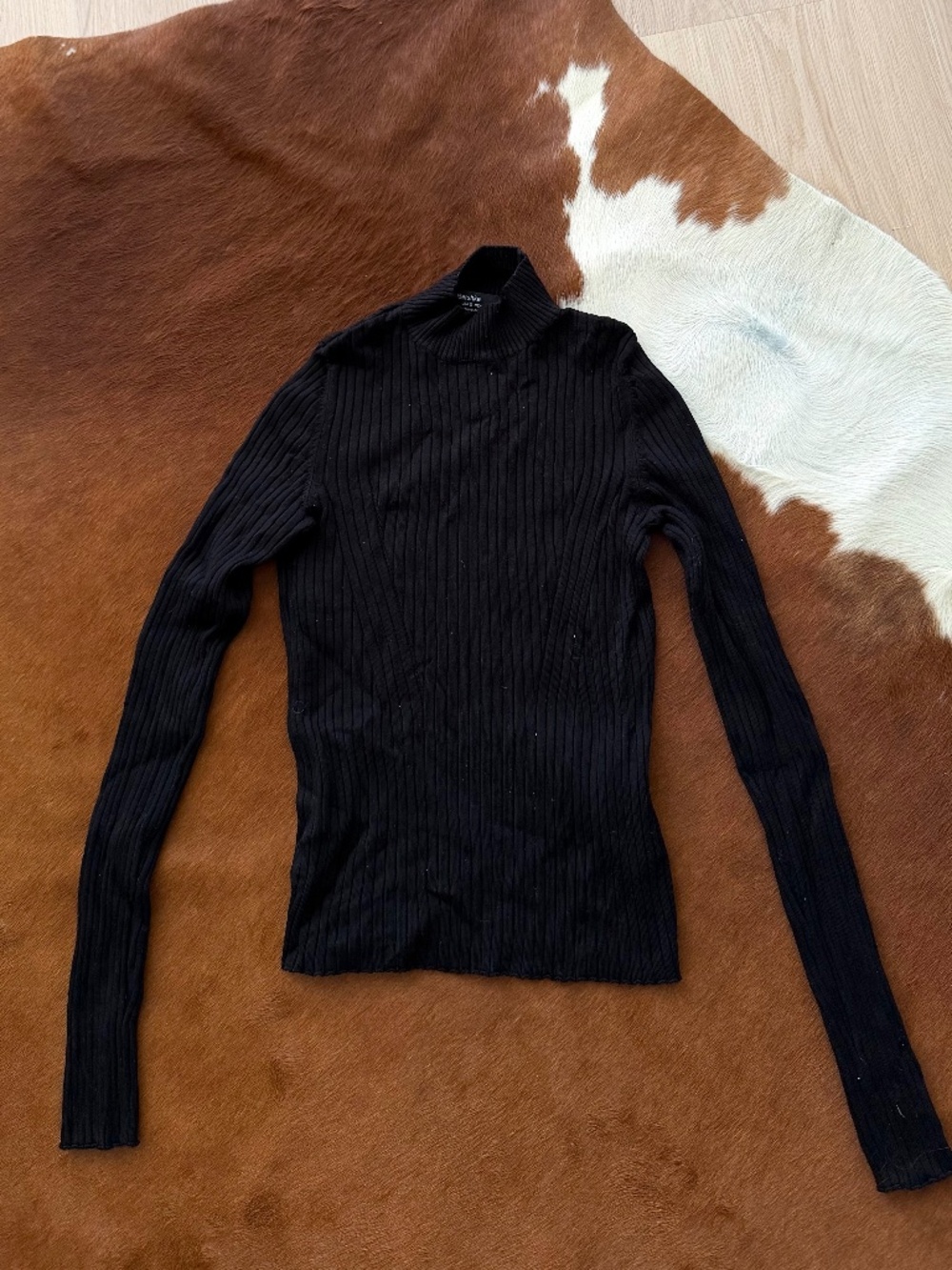 Bershka black ribbed mock neck top size S